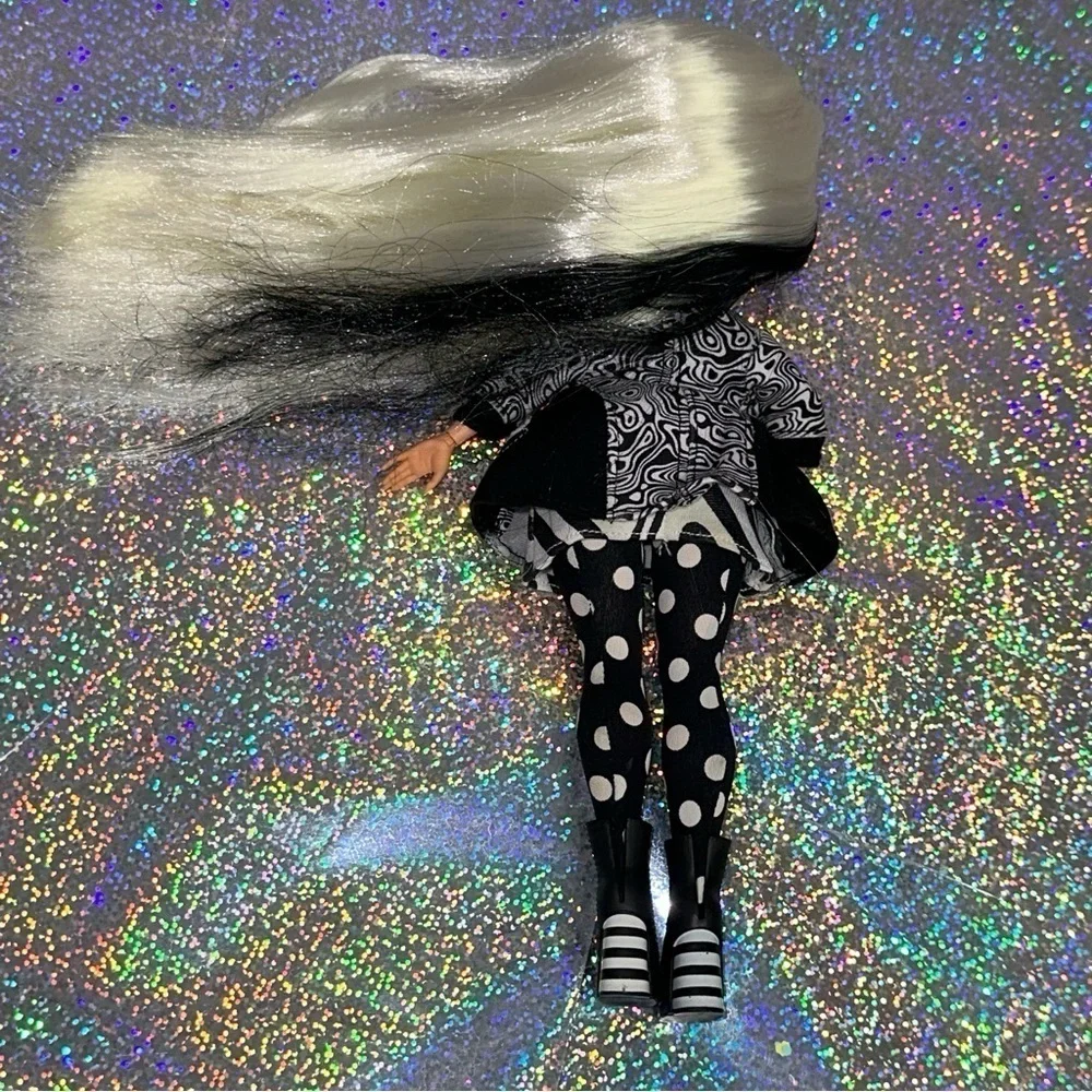 L.O.L. Surprise! LOL Surprise OMG Lights Groovy Babe Fashion Doll
